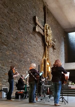 KöniXkinder in der Anbetungskirche